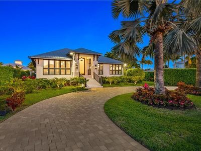1585 Mullet LN