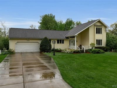 Property at 5409 Maelou Dr, Hamburg, NY