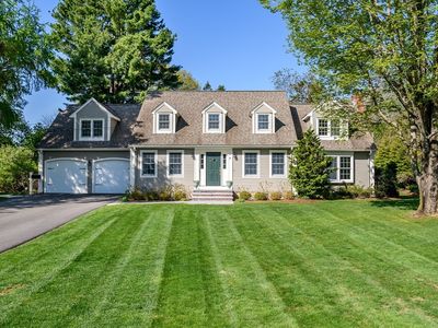 17 Lancaster Dr