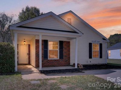 1129 Southern Chase Ct SW