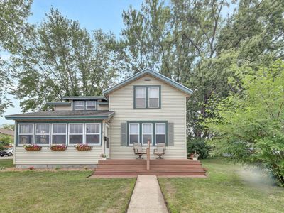 303 N Lakeshore Dr