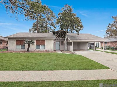 13233 Briar Hollow Ave