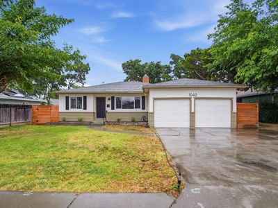 1042 Grove Ave