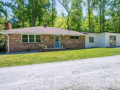 2073 Mauney Rd