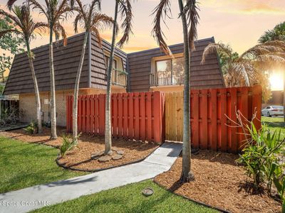 1812 Vista Oaks Cir NE