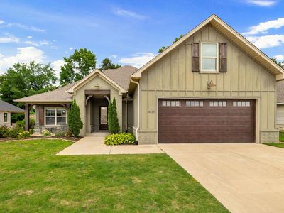 4320 Sloan Dr