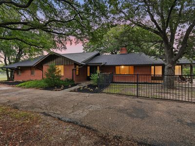 3694 Green Meadow Ln