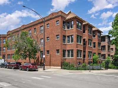 1310 W Montrose Ave #3