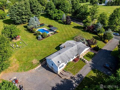 327 Summer Rd