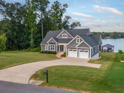 206 Harbor Ln
