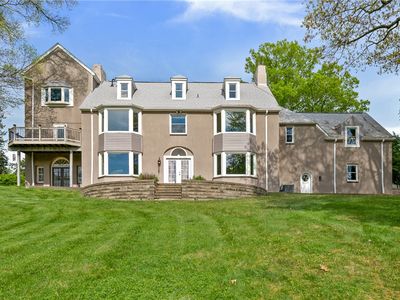 2100 William Penn Hwy