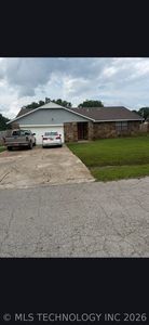 Property at 17401 E 77th St N, Owasso, OK