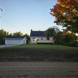 3951 N 45th Rd