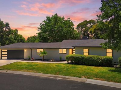 2611 Foothill Dr