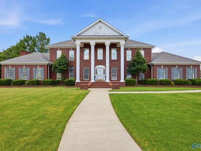 1702 Townshend Trce
