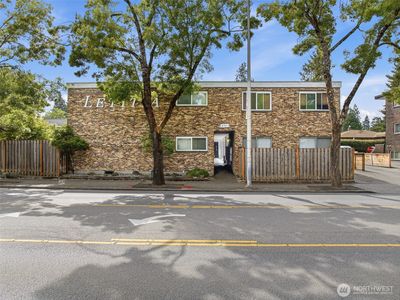 8701 35th Avenue NE Apt 4