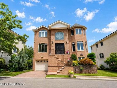 115 Ridgewood Ave