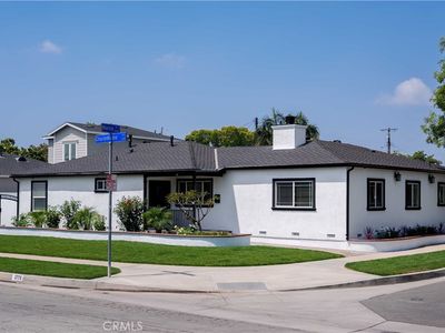 3775 Charlemagne Ave