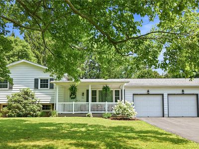 7 Redwood Dr