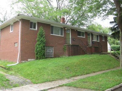 1923 & 1925 Evergreen Ave