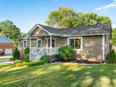 504 Lookout Dr