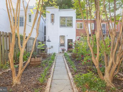 238 14th St SE