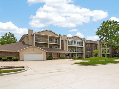 411 SE Delaware Ave Unit 310
