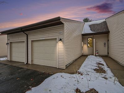 2671 Stonebluff Dr SW