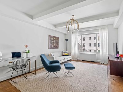 200 E 57th St APT 8D