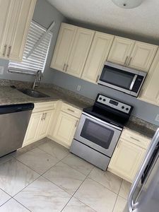 578 SW Sara Boulevard