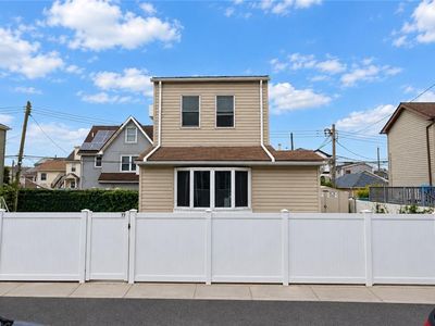 77 Beacon Ct