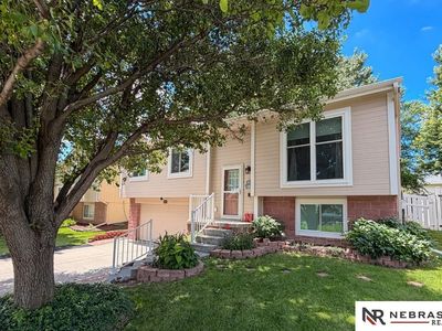 5318 S 190th Ter