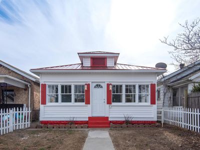 617 10th Ave W