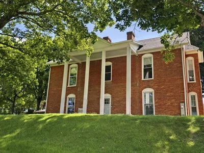 904 Main St