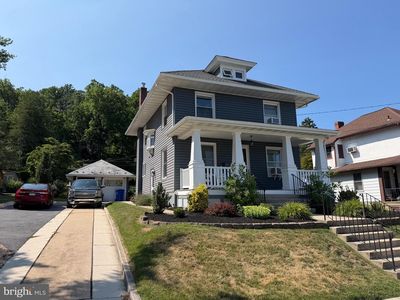 38 W 33rd St