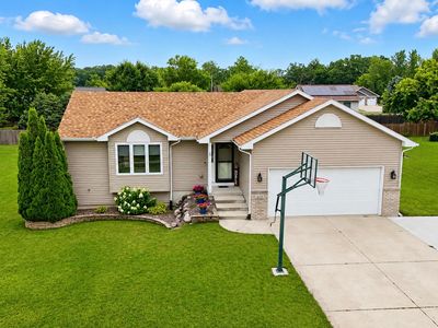 612 Birdie Ln