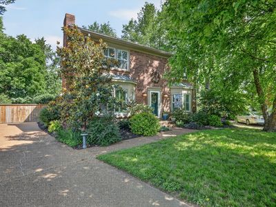 301 W Chownings Ct