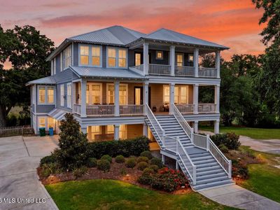 419 E Beach Dr