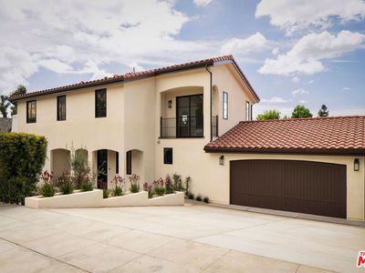 1108 E Mariposa St