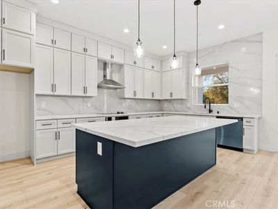 1 Moonbeam Ct