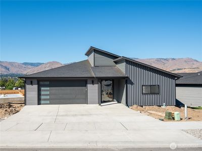 252 NW Chinook Way