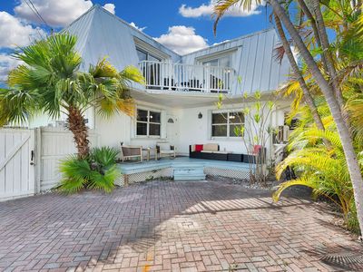 3228 Eagle Ave