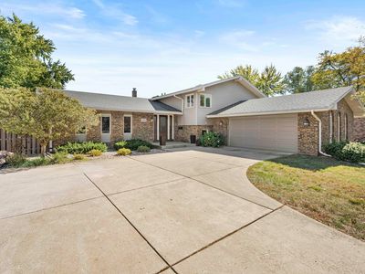 9201 Elmwood Dr