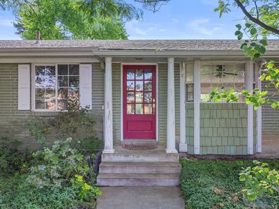 230 Temple Ave