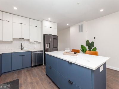 734 Kenyon St NW FLOOR 2