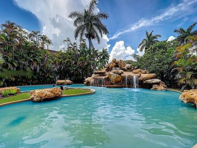 9352 SW 77th Ave APT H8