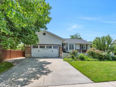 724 E Airport Dr