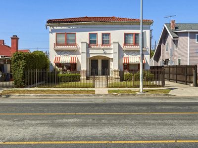 1425 W 48th St