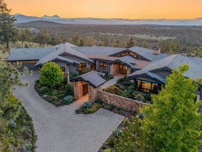 3481 NW Greenleaf Way