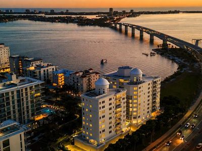 128 GOLDEN GATE POINT #202A